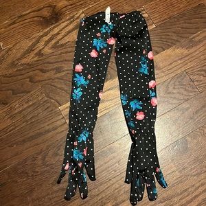 For love & lemons gloves